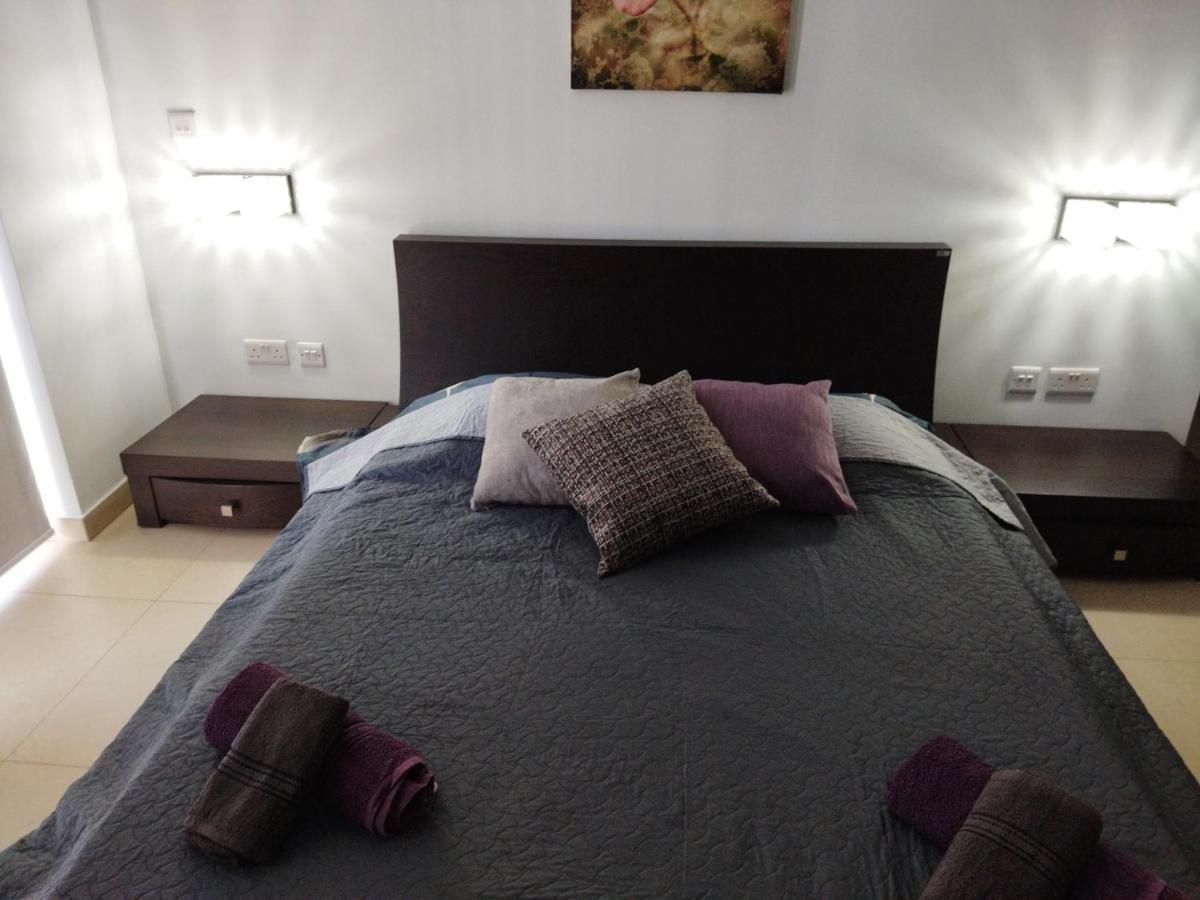 Duplex Penthouse With Swimming Pool * Xghajra